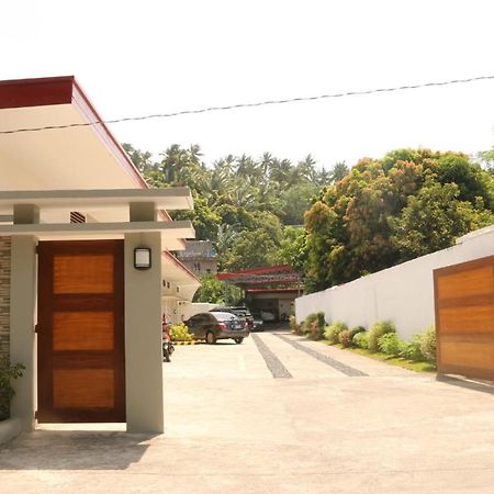 Alinchlo Hotel Legazpi City Exteriör bild